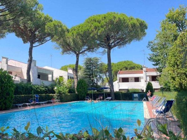 casa indipendente in vendita a Comacchio in zona Lido di Spina
