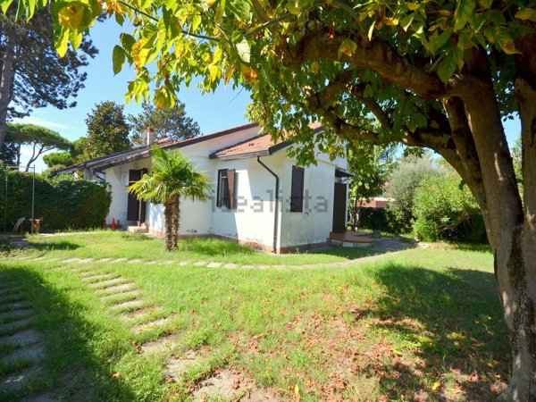 casa indipendente in vendita a Comacchio in zona Lido delle Nazioni