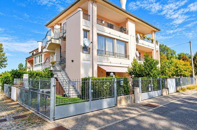casa indipendente in vendita a Comacchio in zona Lido degli Scacchi