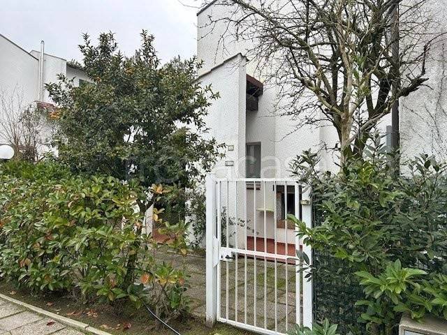 casa indipendente in vendita a Comacchio in zona Lido degli Estensi