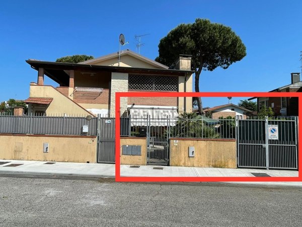 casa indipendente in vendita a Comacchio in zona Lido delle Nazioni