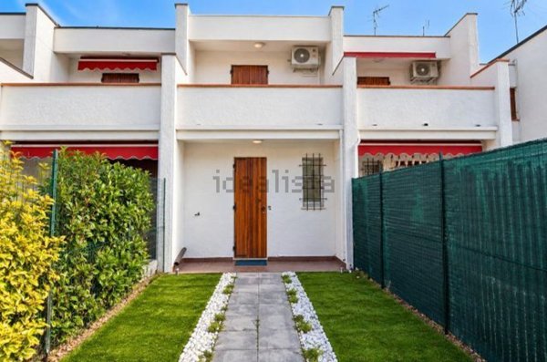 casa indipendente in vendita a Comacchio in zona Lido delle Nazioni