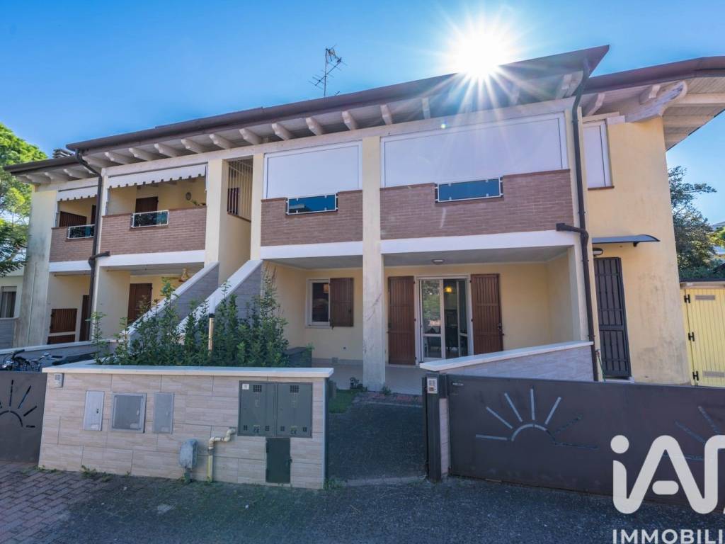 casa indipendente in vendita a Comacchio in zona Lido delle Nazioni