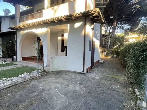 casa indipendente in vendita a Comacchio in zona Lido di Spina