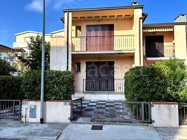 casa indipendente in vendita a Comacchio in zona Lido degli Scacchi