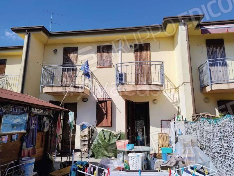 casa indipendente in vendita a Comacchio in zona Lido degli Scacchi