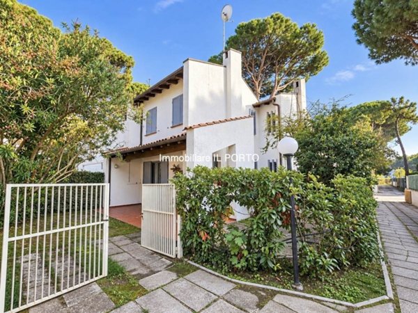 casa indipendente in vendita a Comacchio in zona Lido degli Estensi