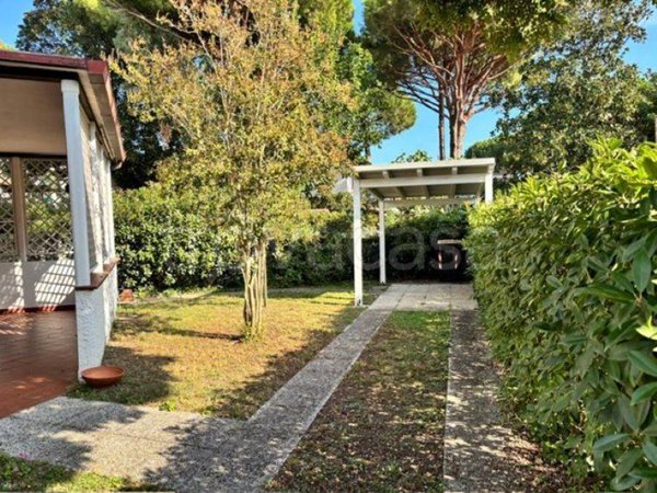 casa indipendente in vendita a Comacchio in zona Lido delle Nazioni