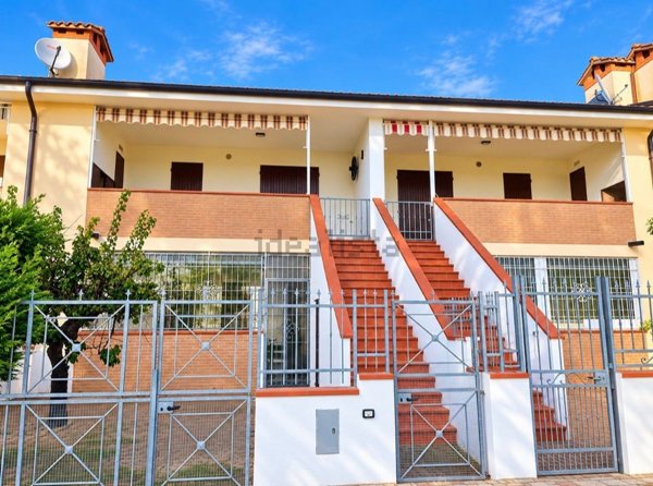 casa indipendente in vendita a Comacchio in zona Lido delle Nazioni