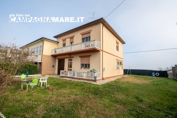 casa indipendente in vendita a Copparo in zona Ambrogio