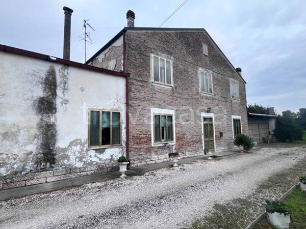 casa indipendente in vendita a Copparo in zona Sabbioncello San Pietro