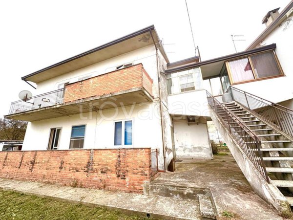 appartamento in vendita a Copparo in zona Ambrogio