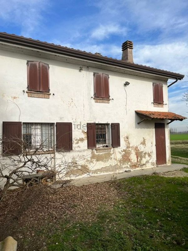 locale di sgombero in vendita a Copparo in zona Gradizza