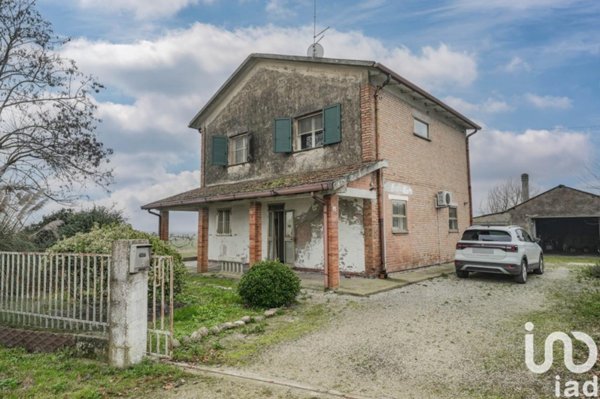 casa indipendente in vendita a Copparo in zona Ambrogio