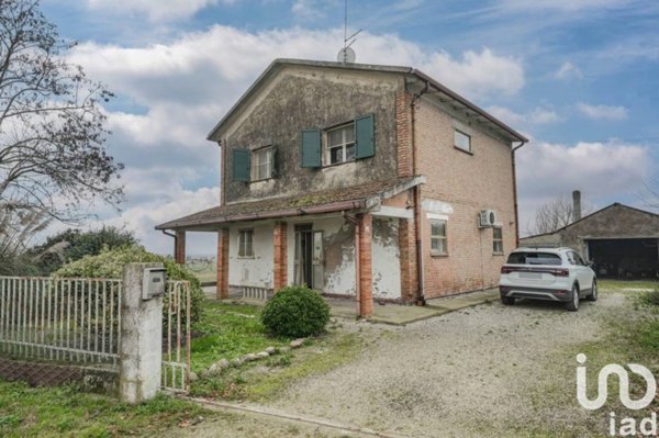 casa indipendente in vendita a Copparo in zona Ambrogio