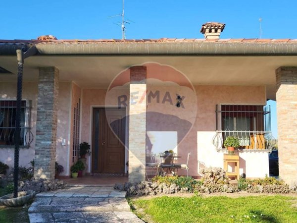 casa indipendente in vendita a Copparo in zona Coccanile-Cesta