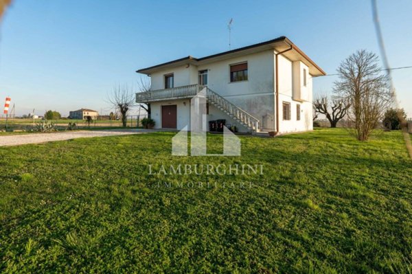 casa indipendente in vendita a Copparo