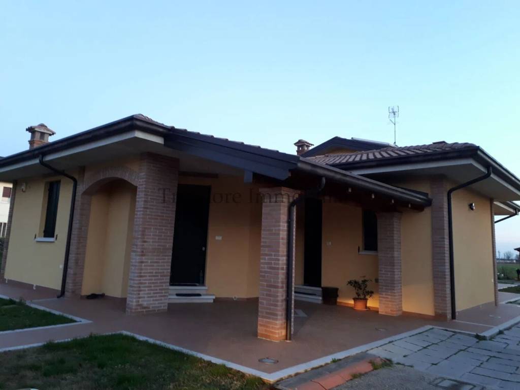 casa indipendente in vendita a Copparo