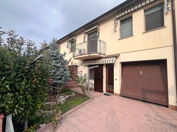 casa indipendente in vendita a Copparo