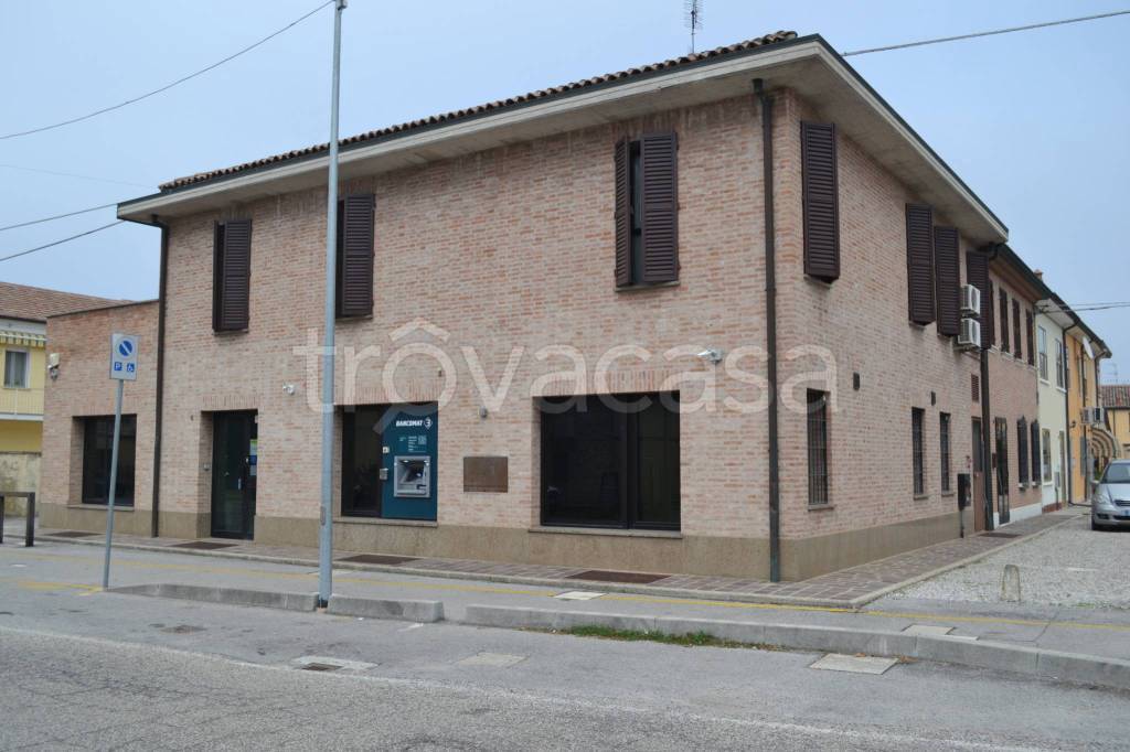 trivano in vendita a Copparo in zona Tamara