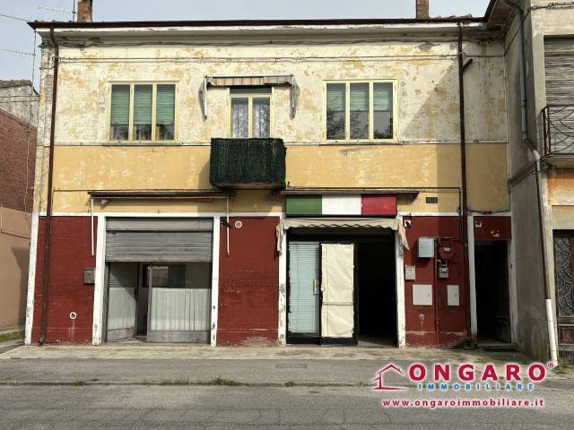 appartamento in vendita a Copparo in zona Coccanile-Cesta