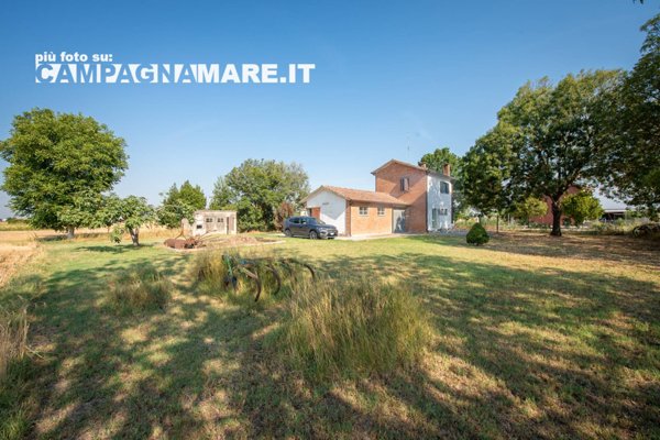 casa indipendente in vendita a Copparo in zona Ambrogio