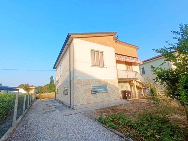 casa indipendente in vendita a Copparo in zona Tamara