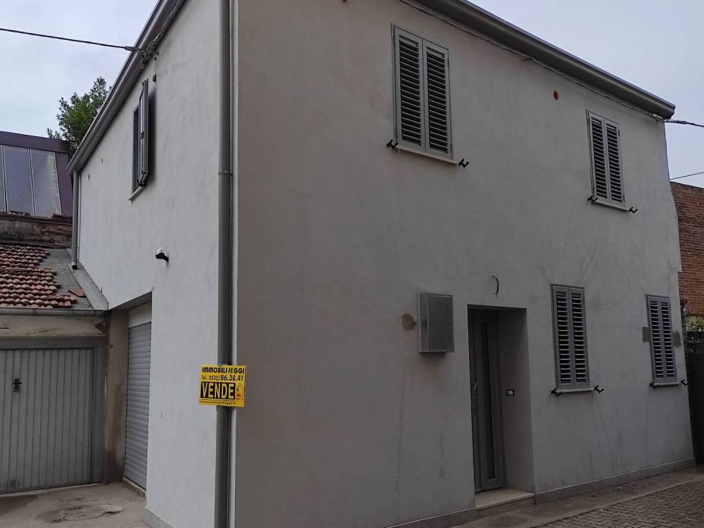 casa indipendente in vendita a Copparo