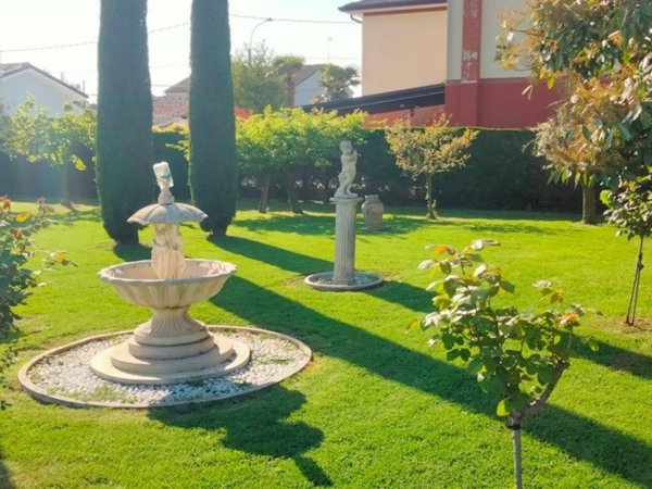 casa indipendente in vendita a Copparo in zona Gradizza