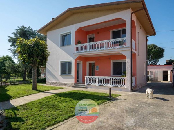 casa indipendente in vendita a Copparo in zona Ambrogio