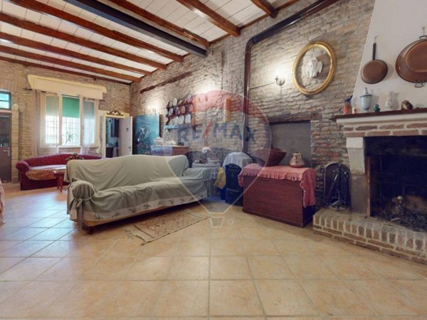 casa indipendente in vendita a Copparo in zona Ambrogio