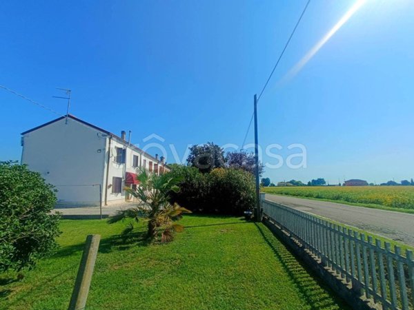 intera palazzina in vendita a Copparo in zona Gradizza