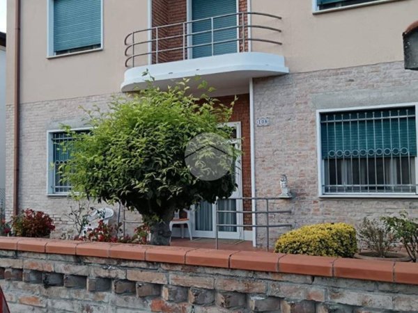 casa indipendente in vendita a Copparo in zona Ambrogio