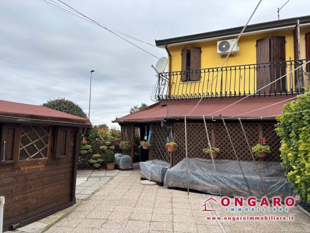 casa indipendente in vendita a Copparo in zona Gradizza