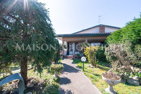 casa indipendente in vendita a Copparo in zona Fossalta