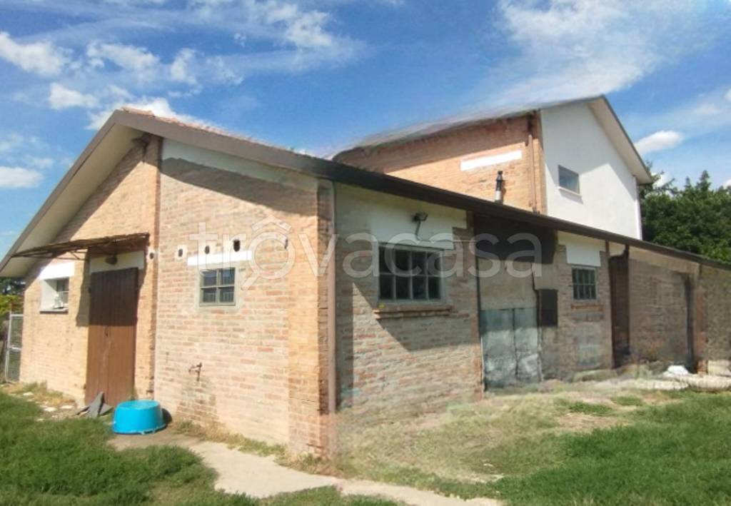 locale di sgombero in vendita a Copparo