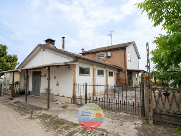 casa indipendente in vendita a Copparo in zona Ambrogio