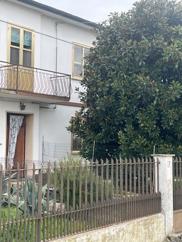casa indipendente in vendita a Copparo in zona Ambrogio