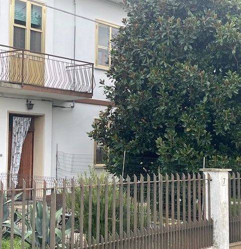 casa indipendente in vendita a Copparo in zona Ambrogio