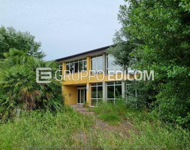 locale commerciale in vendita a Copparo