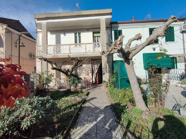 casa semindipendente in vendita a Copparo