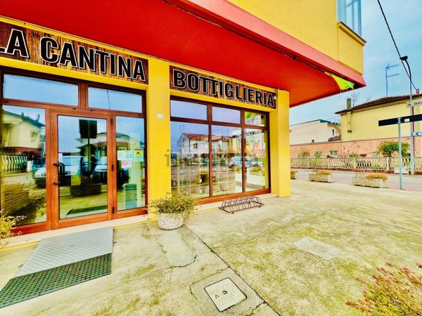 negozio in vendita a Copparo