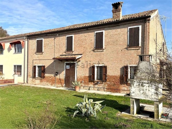 casa indipendente in vendita a Copparo in zona Gradizza