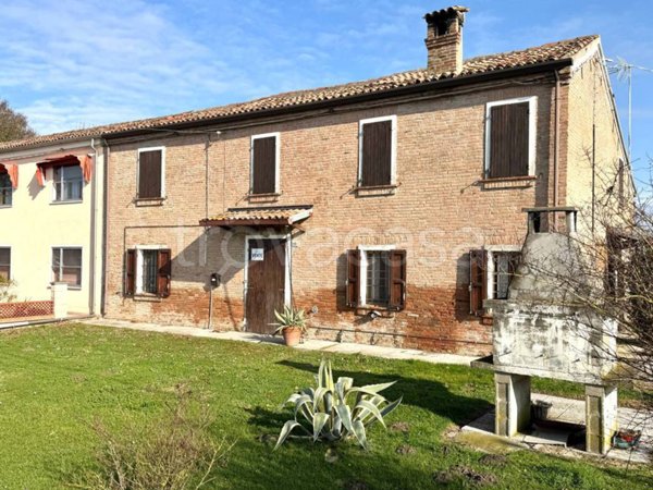 casa indipendente in vendita a Copparo in zona Gradizza