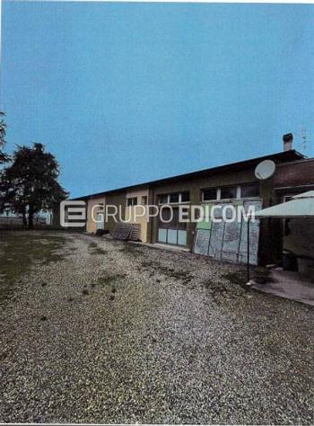 locale commerciale in vendita a Copparo