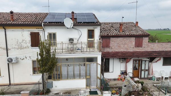 casa indipendente in vendita a Copparo in zona Ambrogio