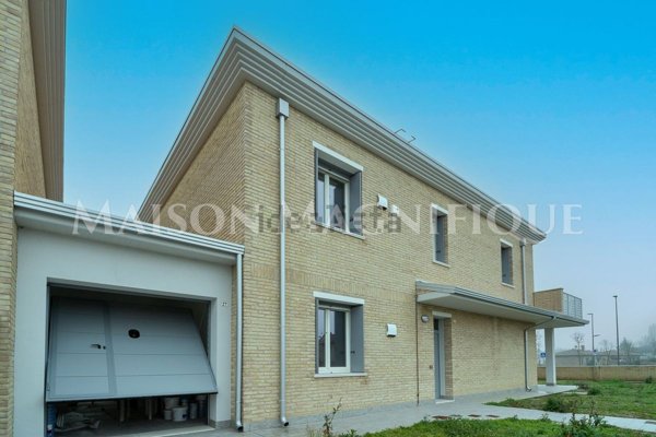 casa indipendente in vendita a Copparo