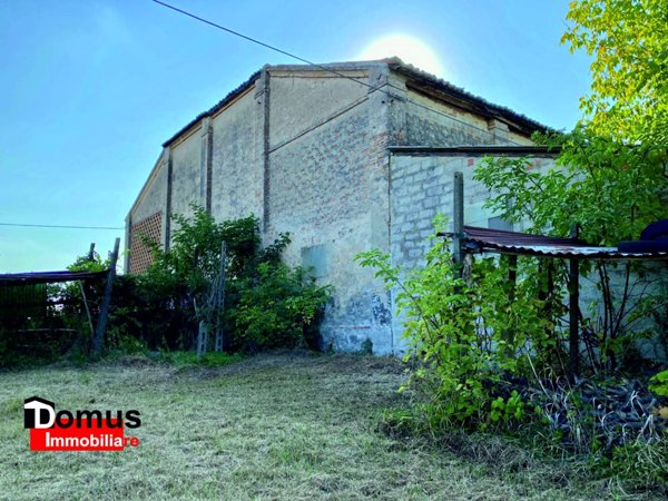 locale di sgombero in vendita a Copparo in zona Saletta