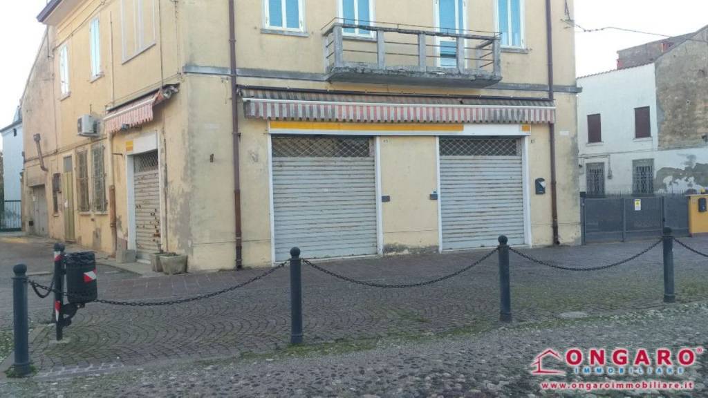 negozio in vendita a Copparo