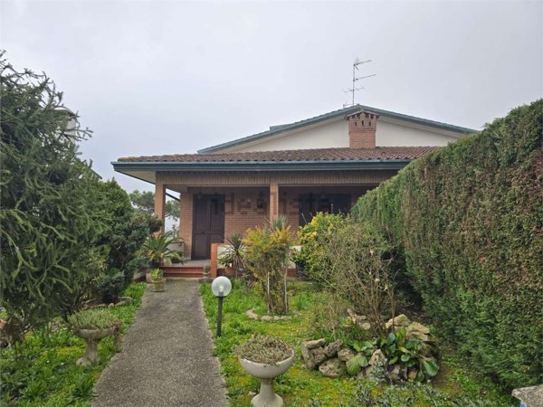 casa indipendente in vendita a Copparo in zona Fossalta